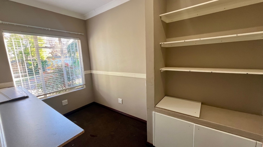 3 Bedroom Property for Sale in Flamwood North West